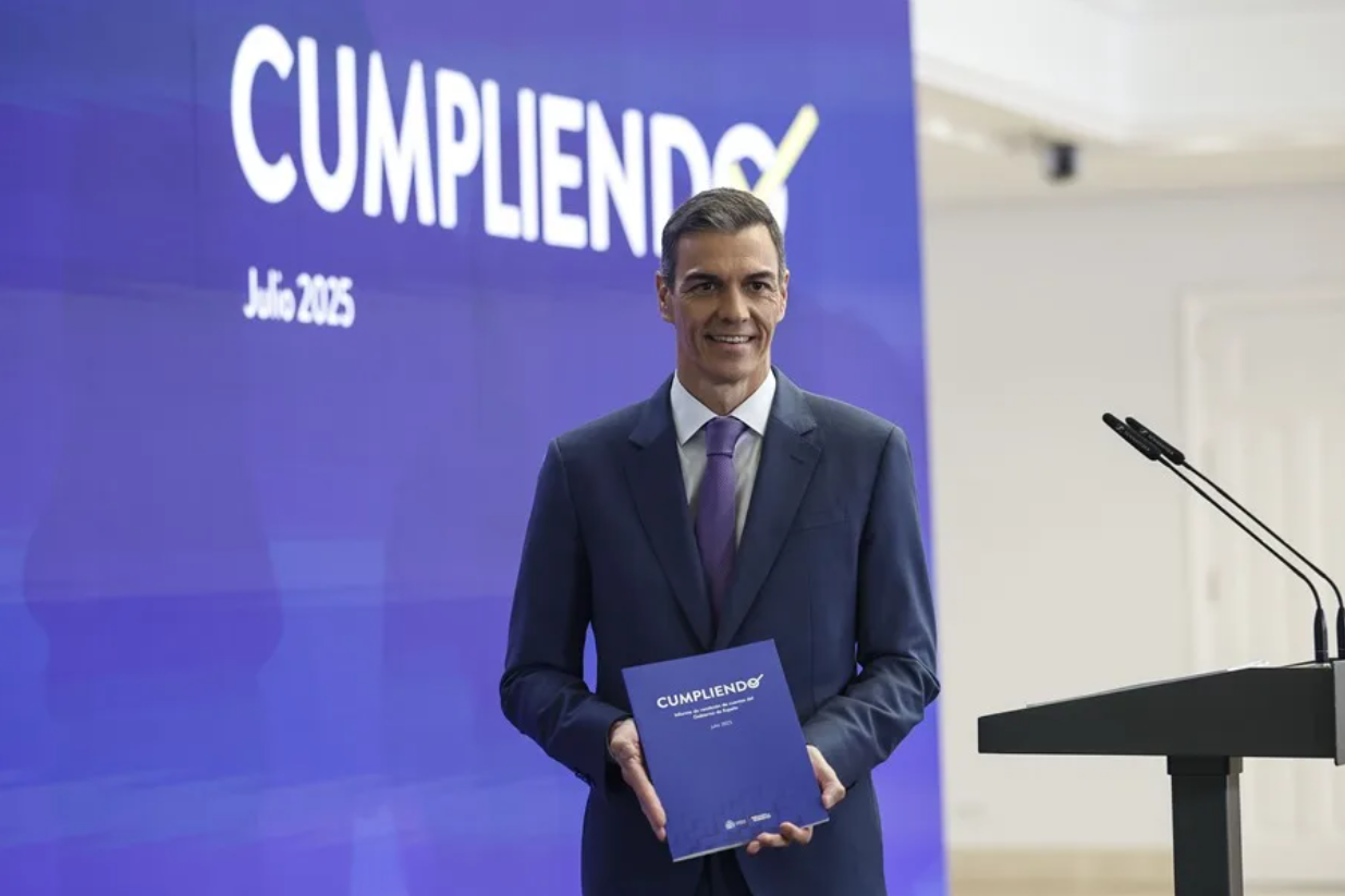 Pedro Sánchez este lunes en Moncloa.