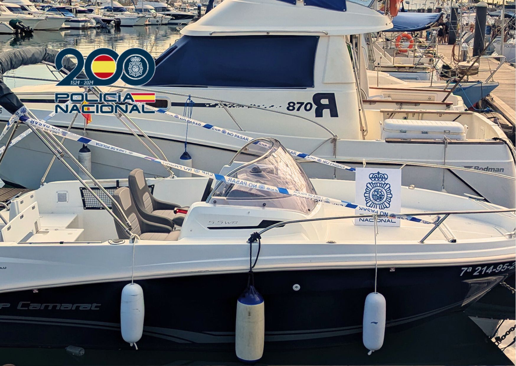 Barco robado para el tráfico de migrantes.