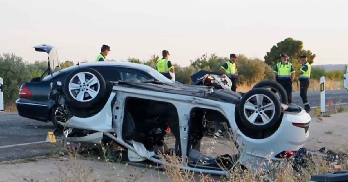 Imagen de los dos vehículos implicados en el trágico accidente de tráfico.