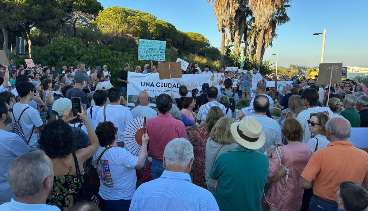 Concentración en el Paseo de la Puntilla