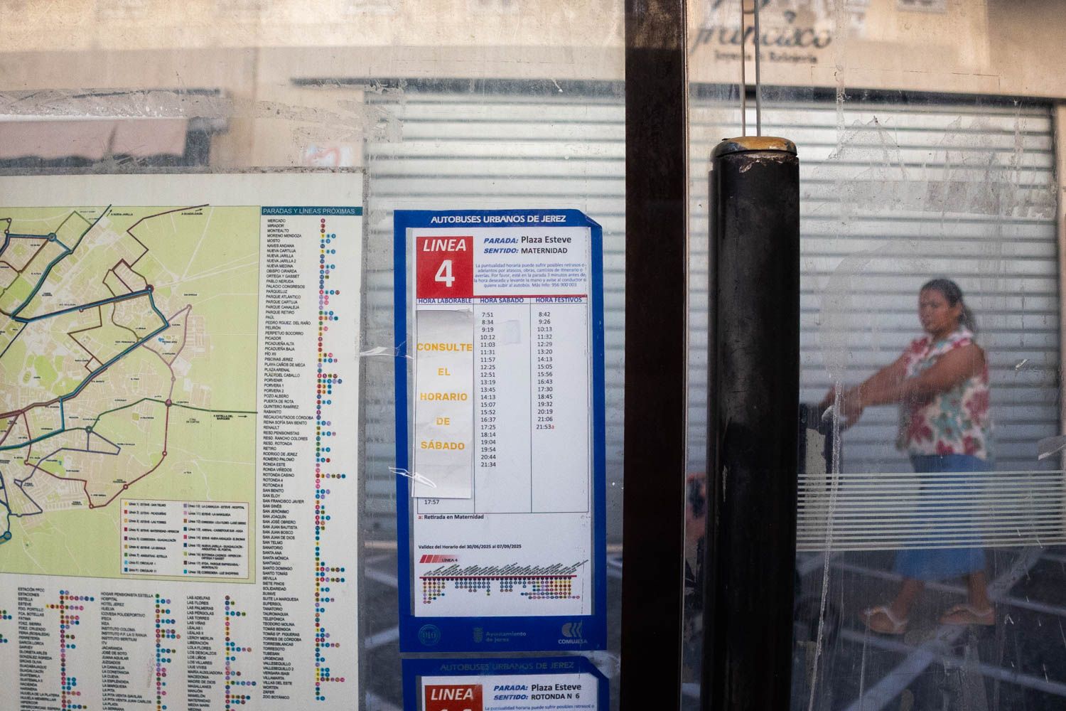 Una parada de autobús urbano de Jerez.