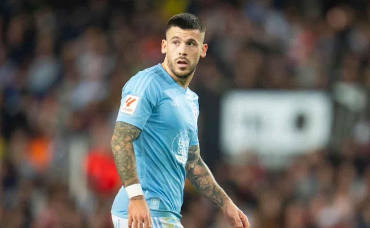 Carles Pérez, con la elástica del Celta de Vigo.