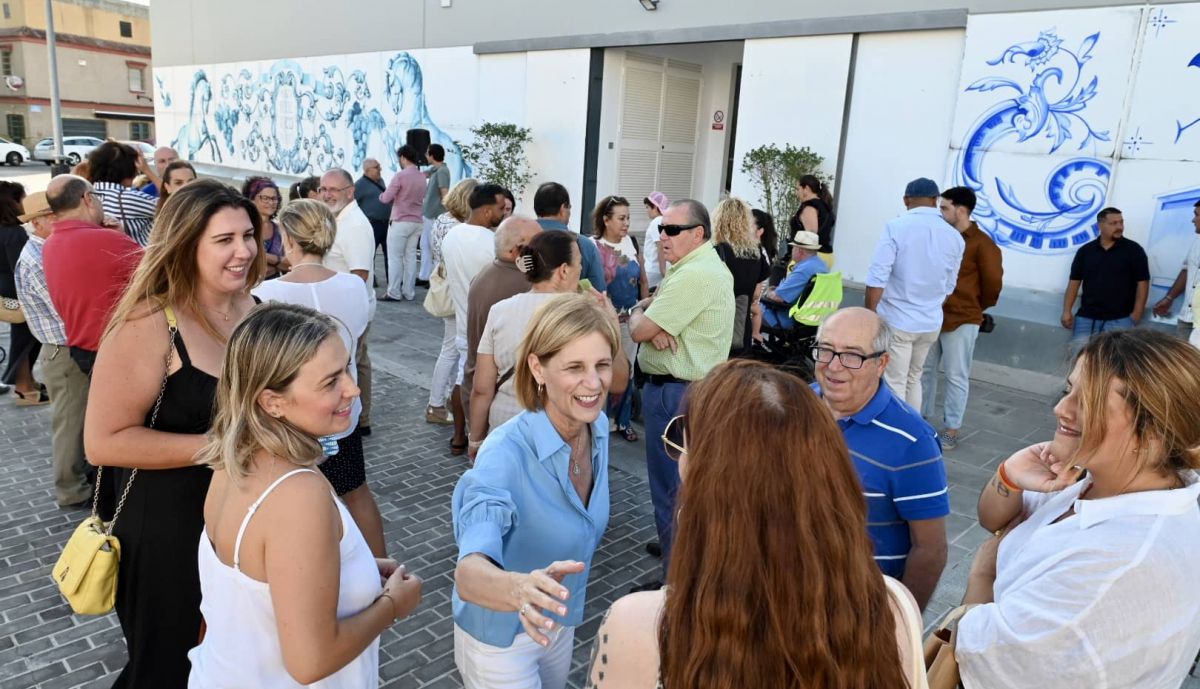 Un momento de la presentación del mural.