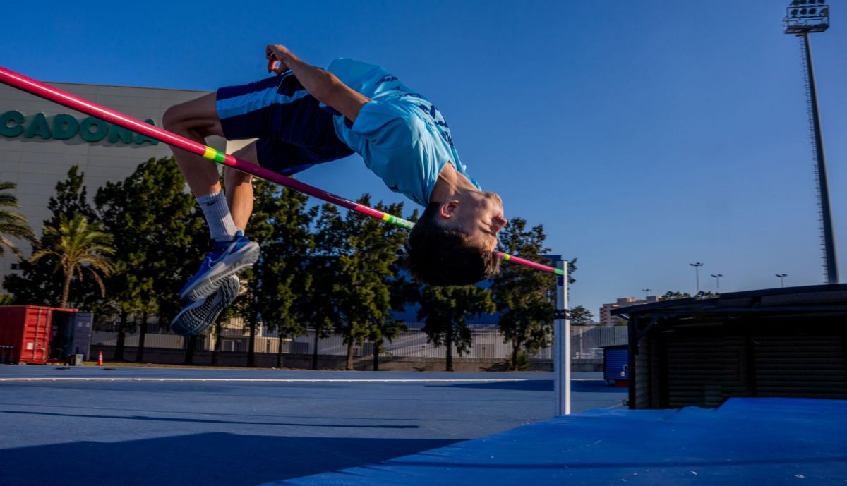 CAMPEON DE SALTO DE ALTURA Leandro Andría