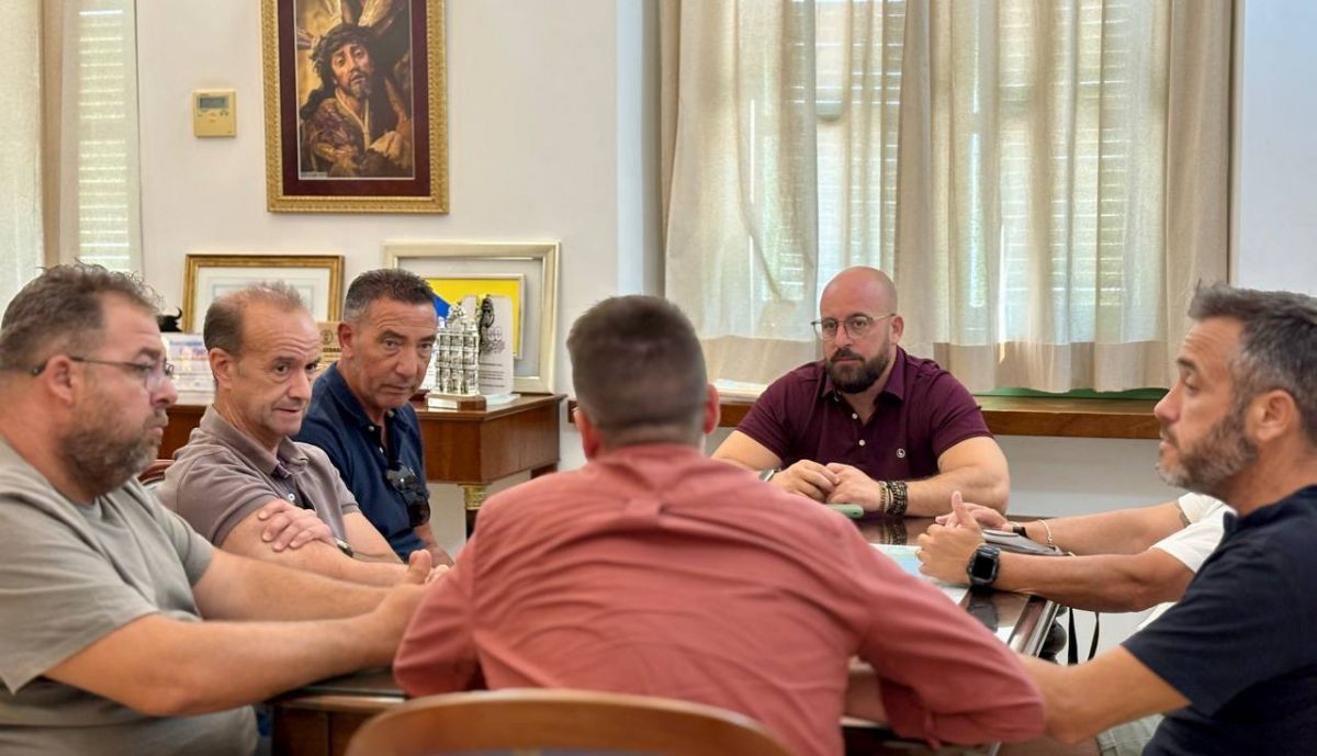 Reunión de Germán Beardo con la plantilla del servicio de autobuses El Puerto.