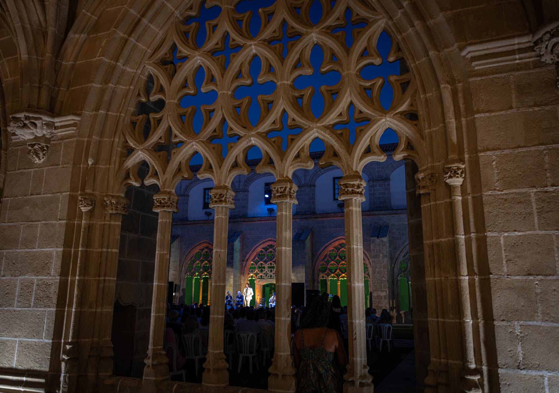 Un espectáculo en los Claustros de Santo Domingo en Jerez.