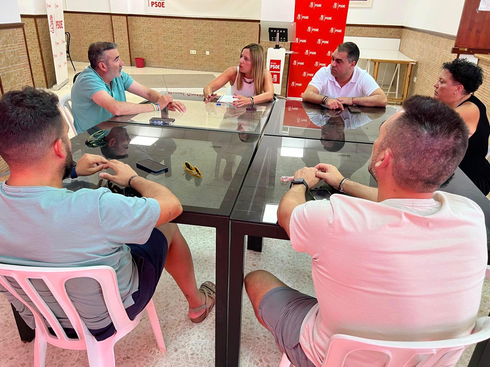 Reunión del PSOE para alertar sobre el "abandono" en Arcos.