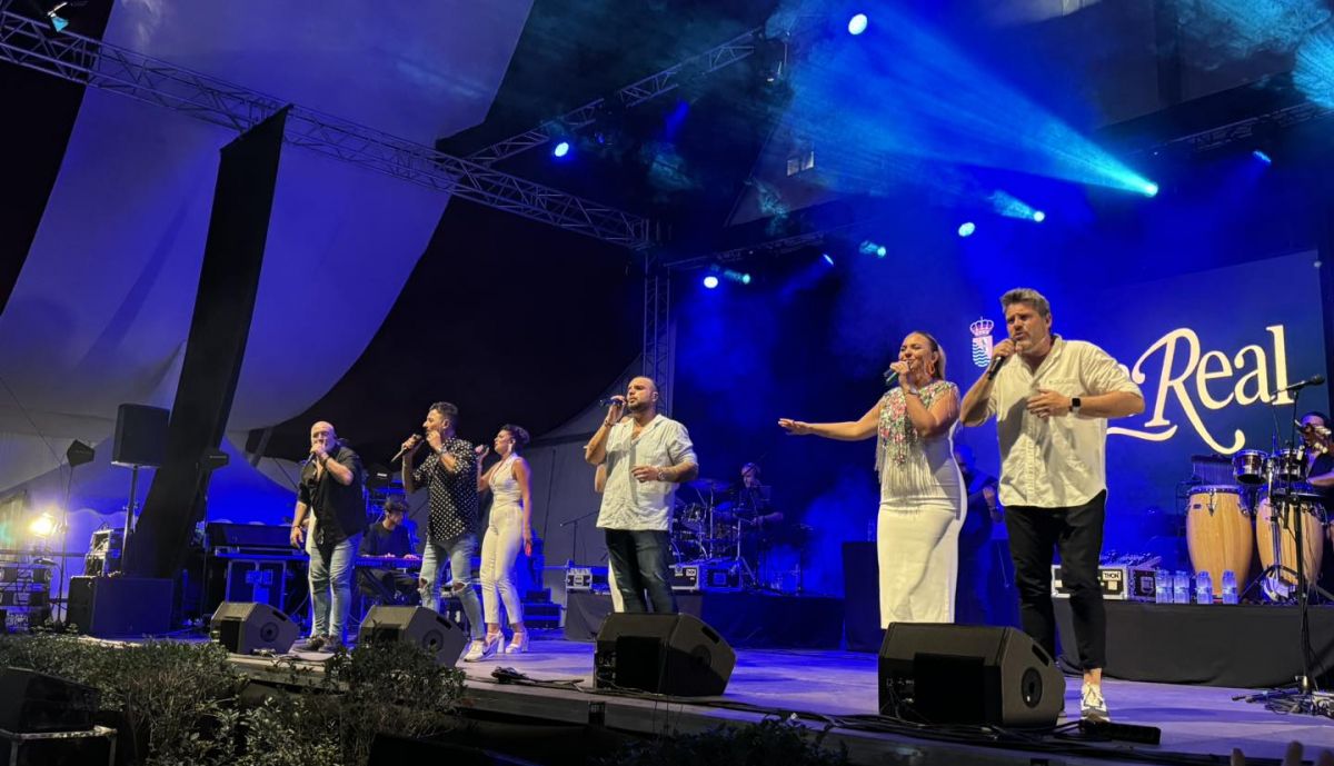 Una actuación de Raya Real en pasadas