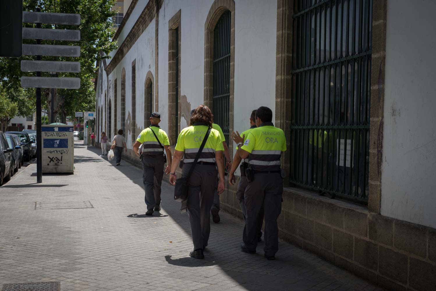 Personal del servicio de la ORA en Jerez, en una imagen de archivo.
