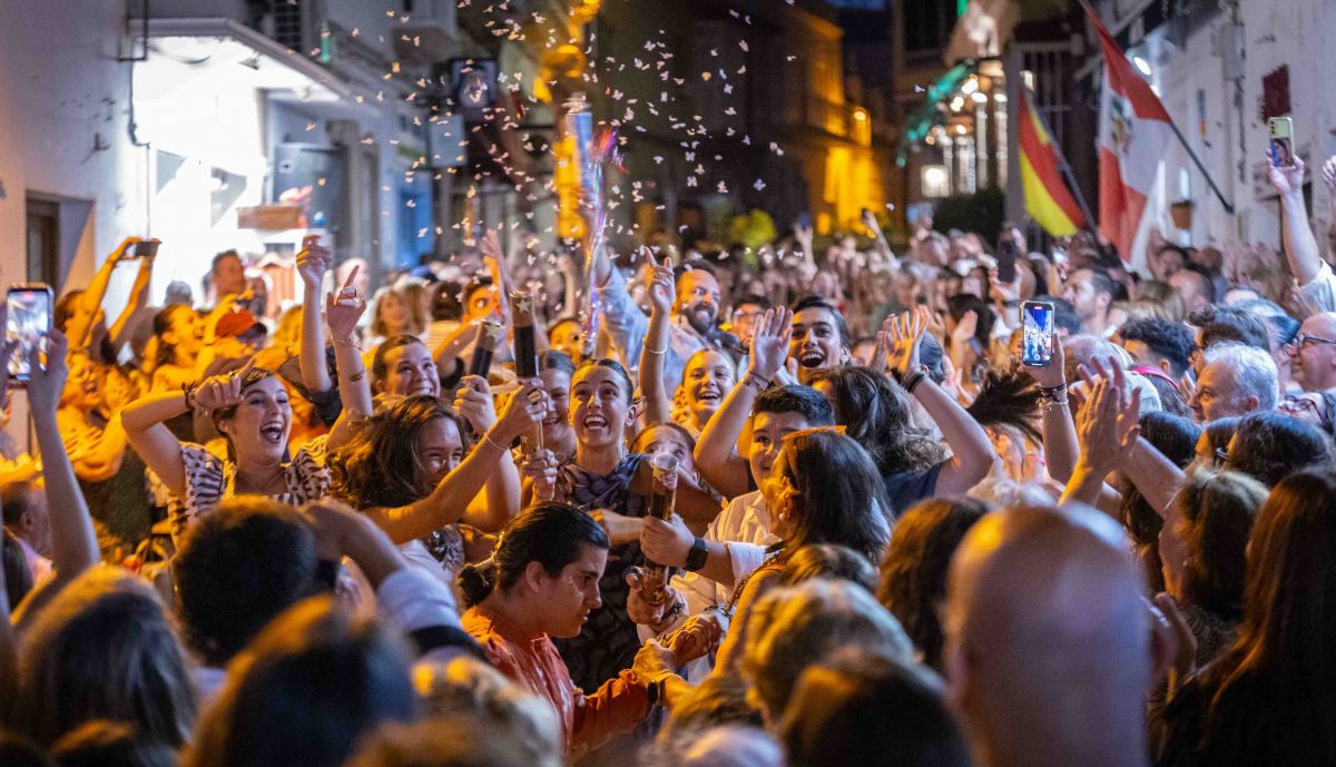 San Fernando vive una Noche Blanca multitudinaria con más de 10.000 asistentes y un gran impacto económico.