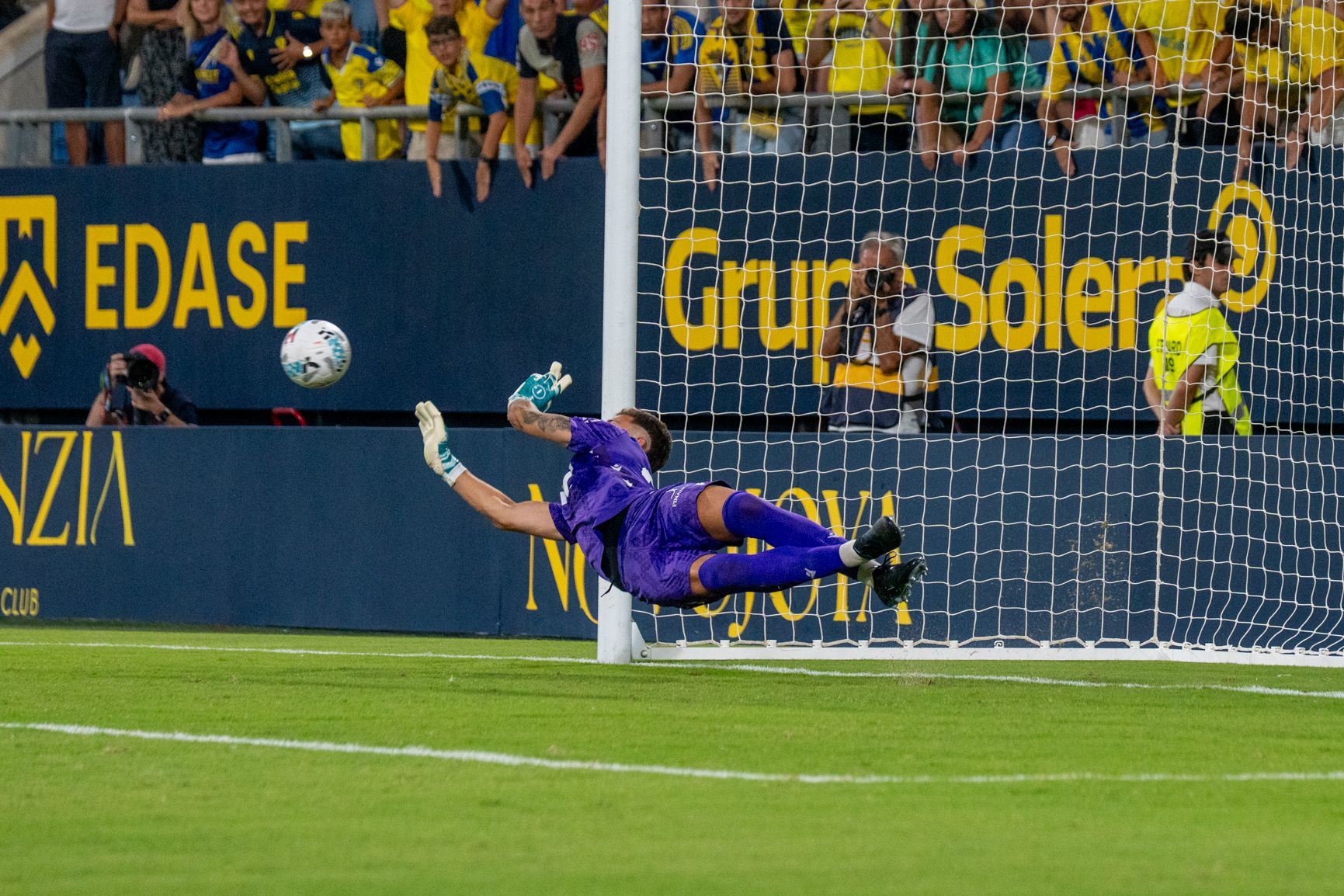 Parada decisiva que dio al Cádiz CF el Trofeo Carranza.