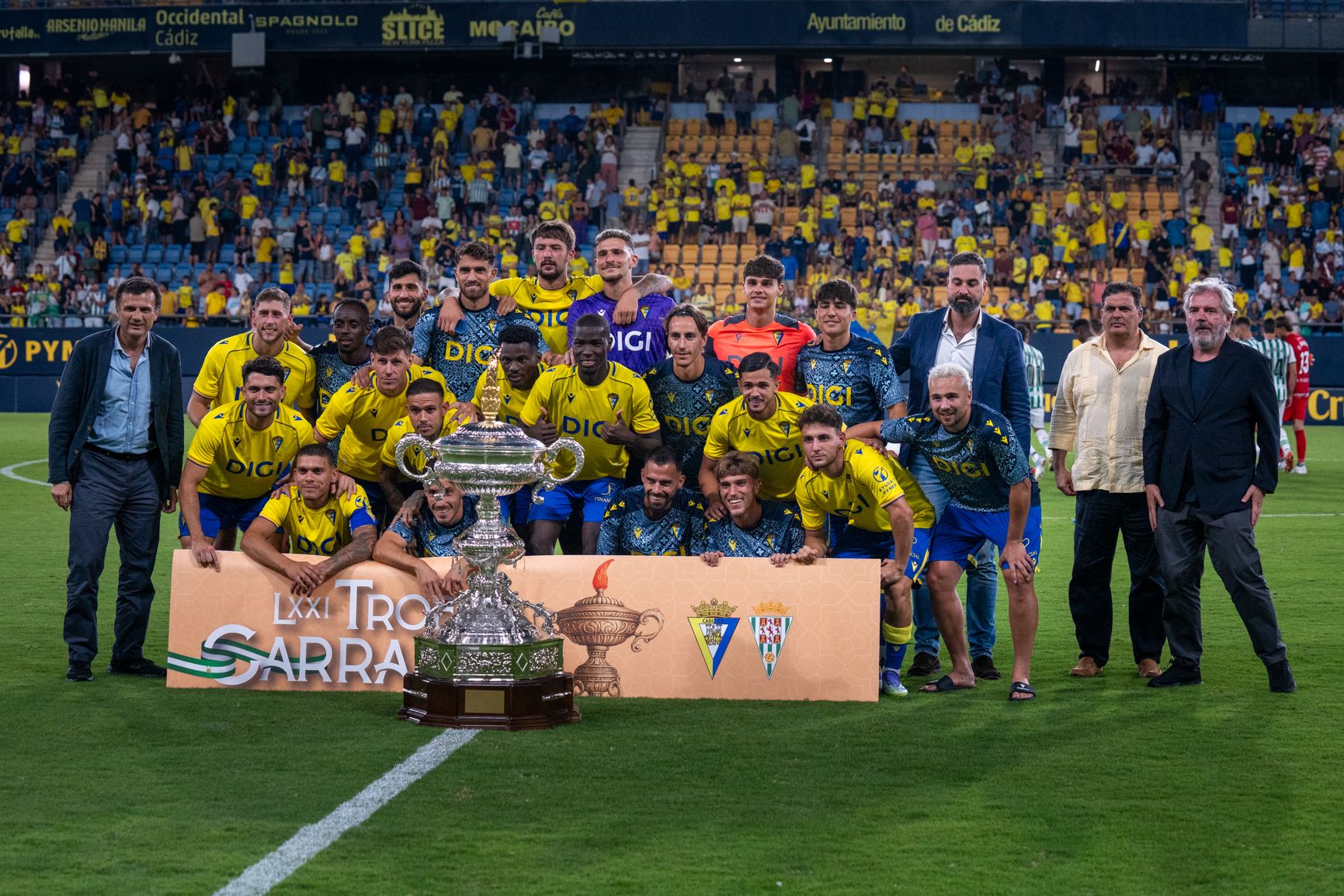 Otra foto tras la entrega del Trofeo Carranza.