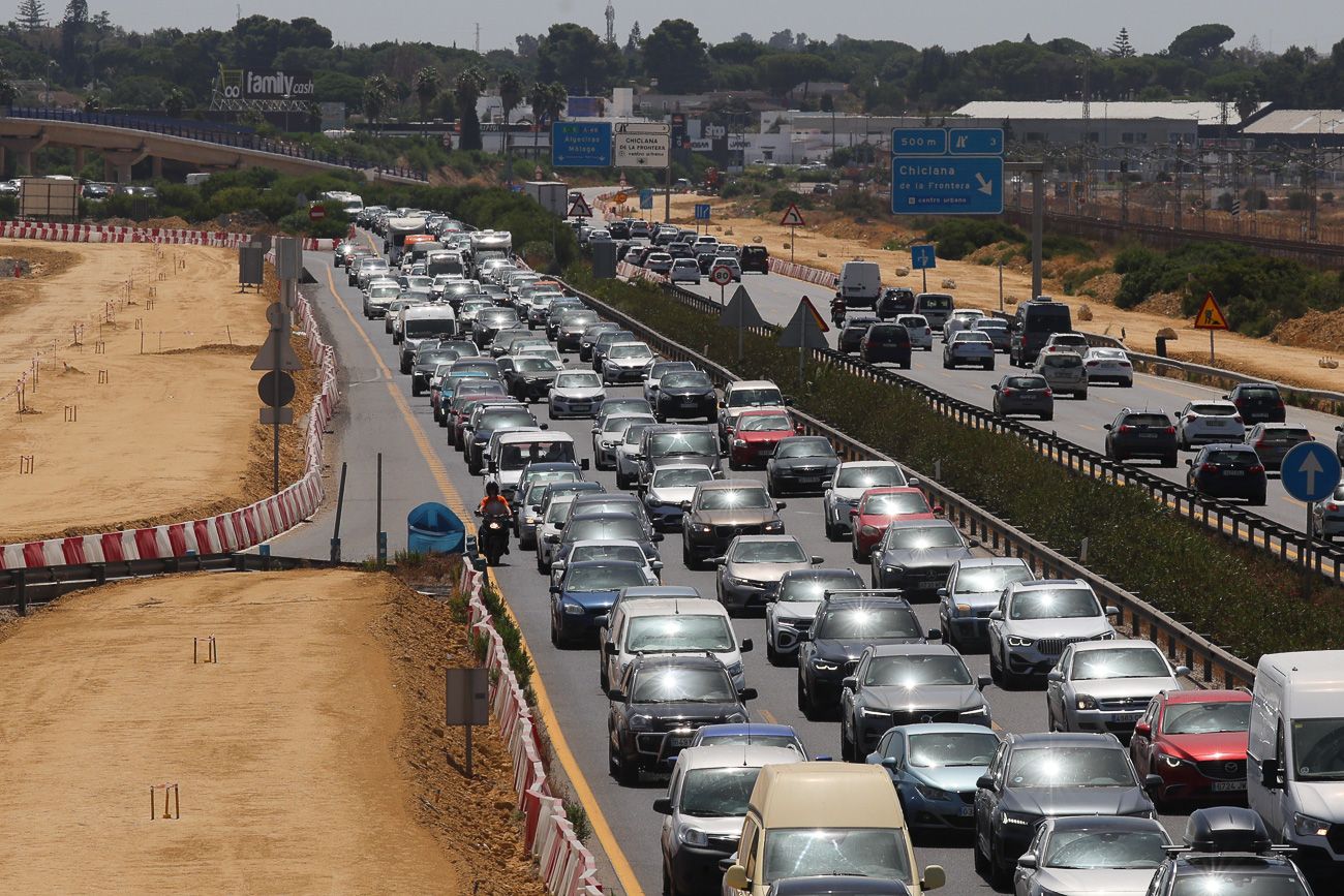 Atascos en una carretera de Andalucía. Atascos en una carretera de Andalucía.