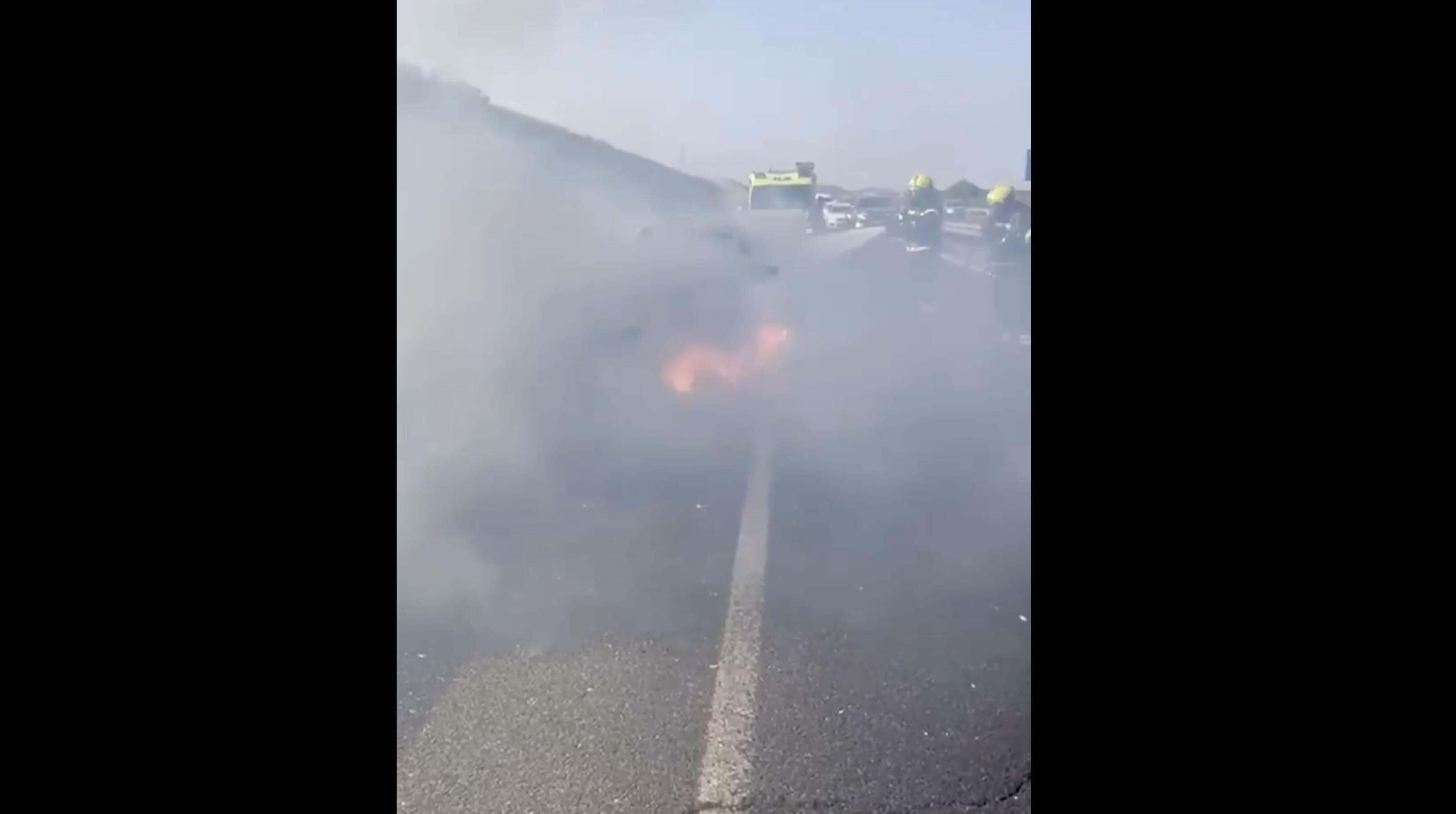 Fuego y humo en la A 4 en Jerez.