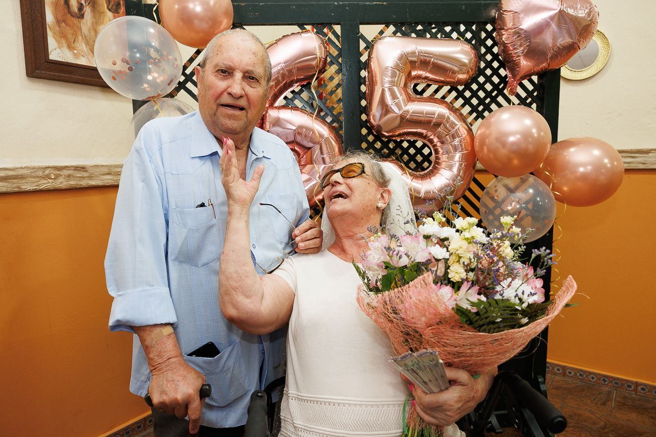 Cristóbal Díaz y Antonia Batista celebran sus bodas de platino en Jerez.