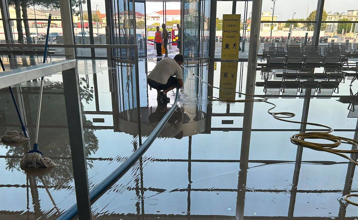 Inundación en el aeropuerto de Gibraltar.