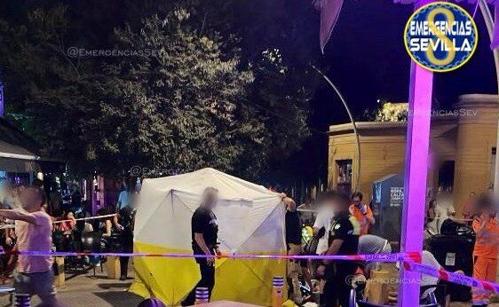 Dos personas de 29 y 31 años sufrieron lesiones leves por la caída de una rama.