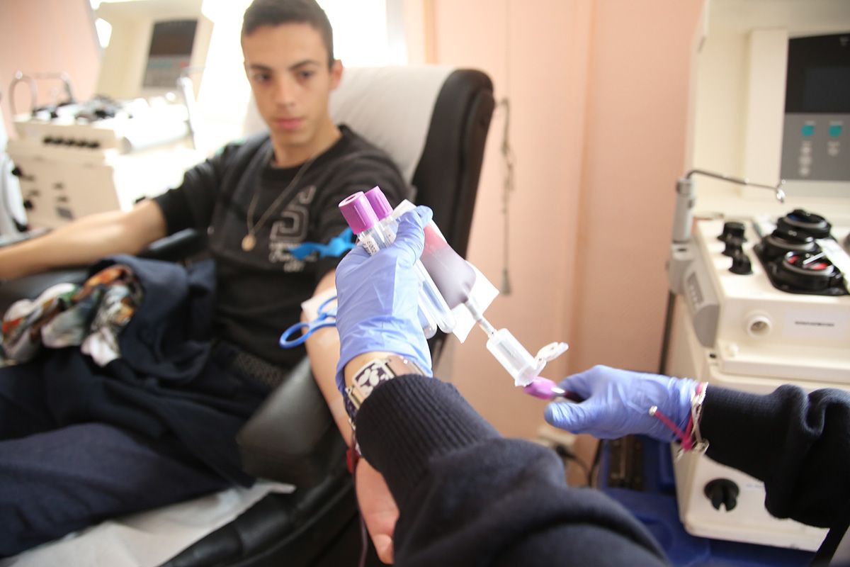 Un momento de una donación de sangre en el Hospital de Jerez, en una imagen de archivo.