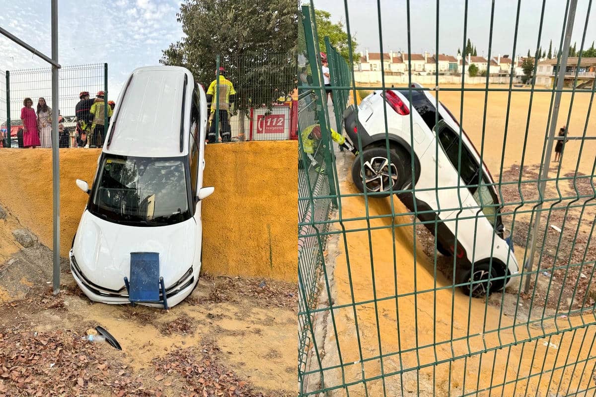 El vehículo, en el patio del colegio.