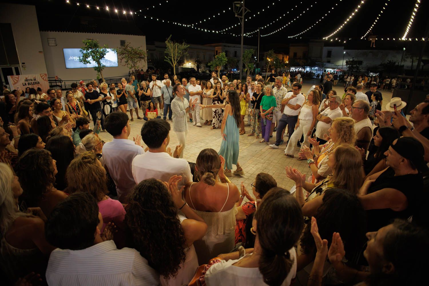 Jaleo montado después de la actuación.