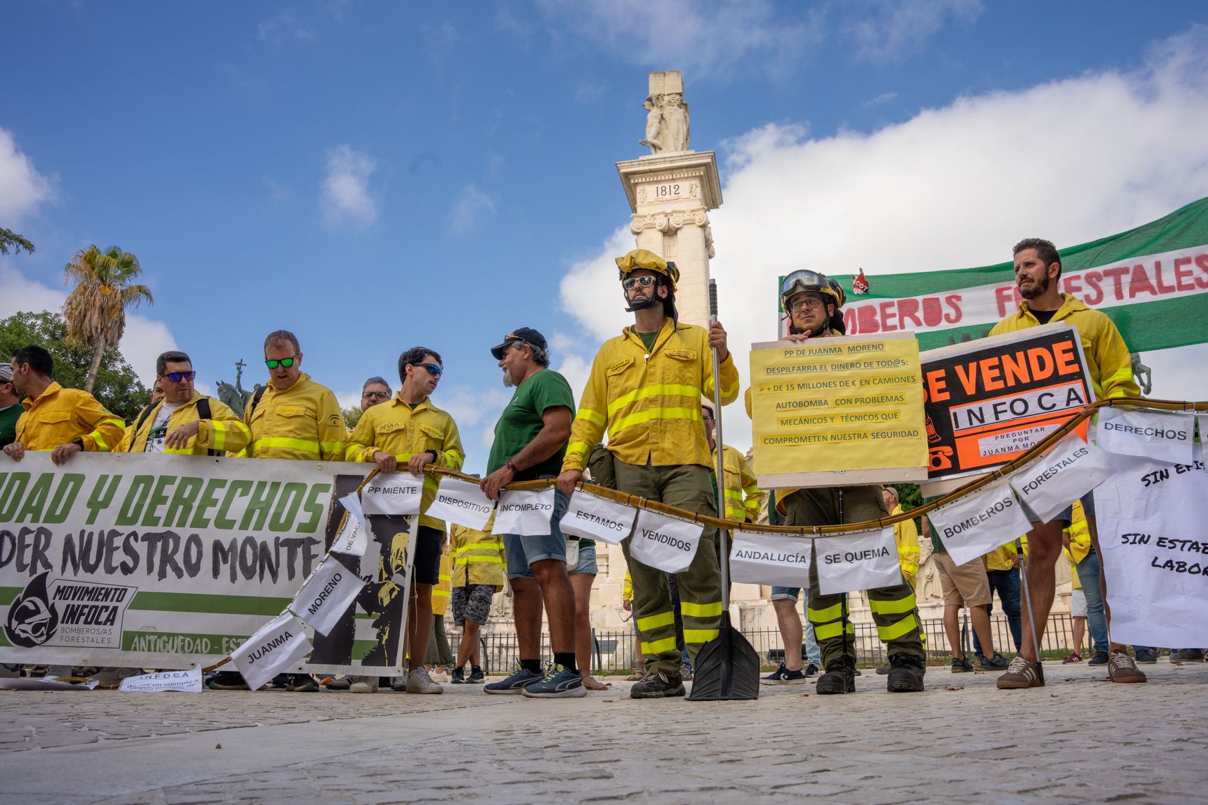 Una manifestación del Infoca en Cádiz.
