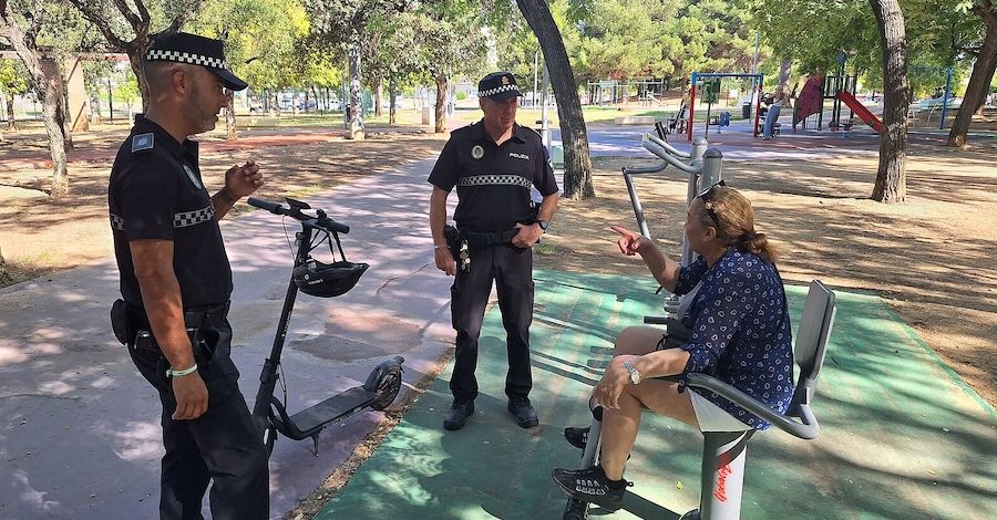 Agentes de Policía Local, en el parque de La Plata.