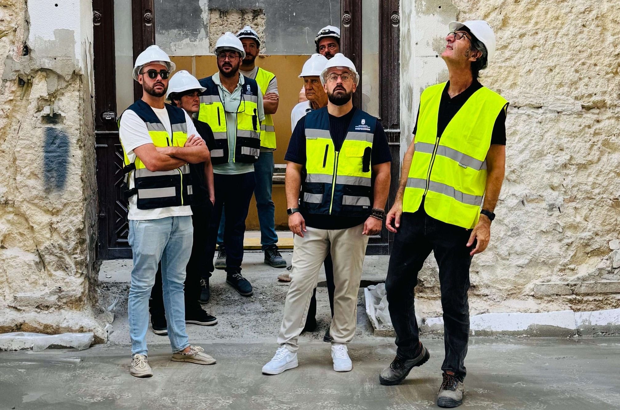 Germán Beardo comprueba el buen ritmo de las obras de rehabilitación.