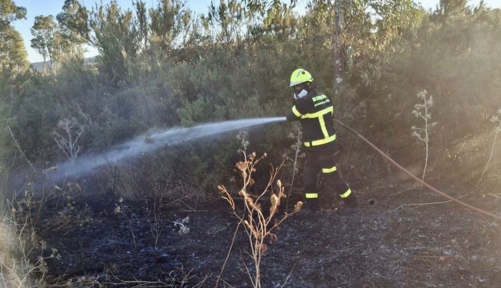 Labores de extinción del incendio.