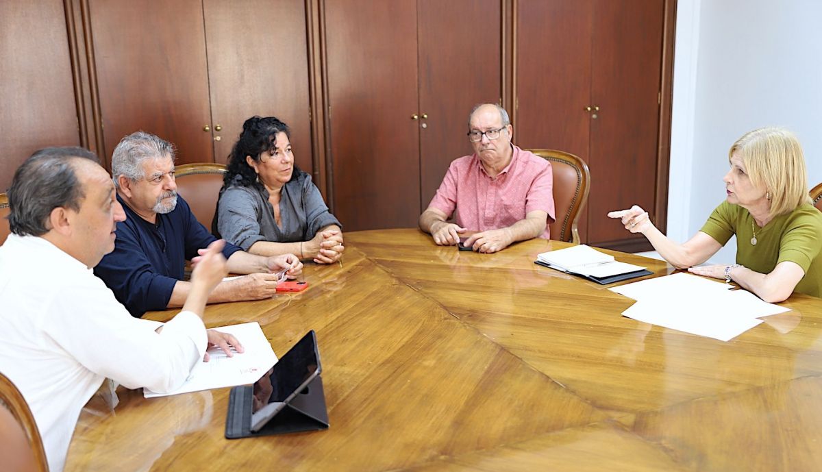 Alcaldesa se reune co La Gotera de Lazotea 3