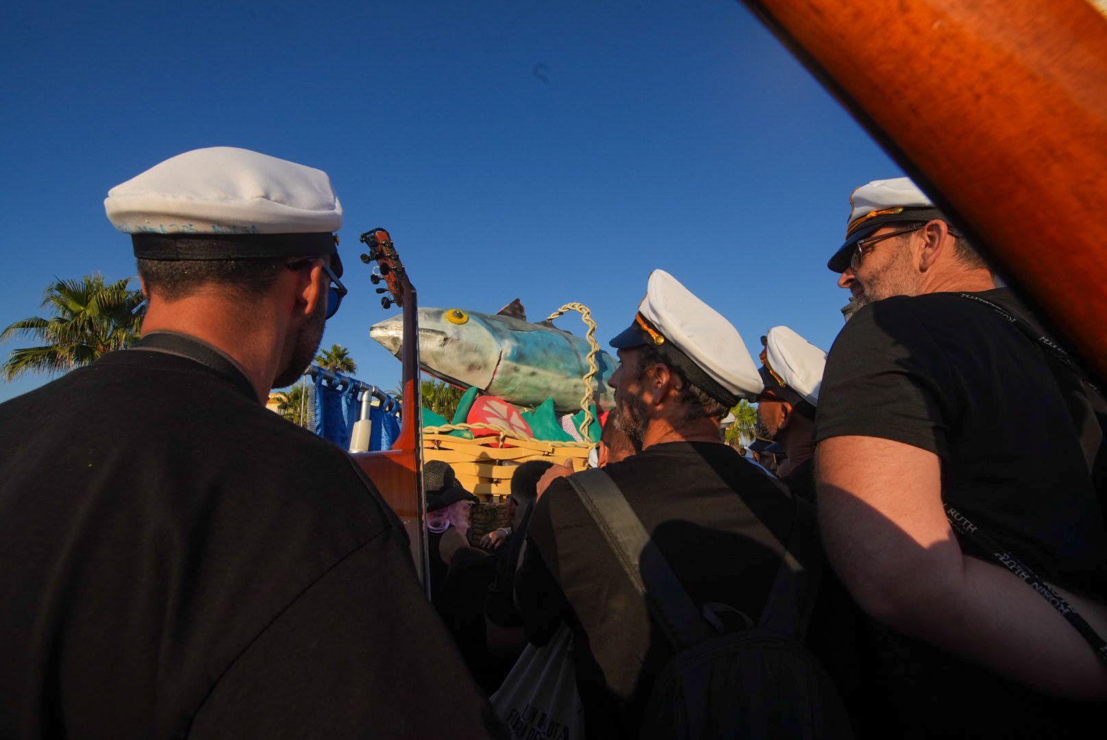 Los miembros de la agrupación de Vera Luque.