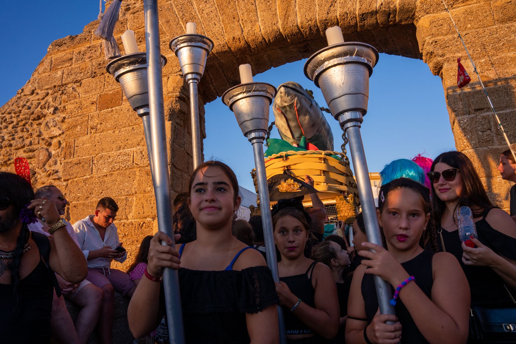 ciriales de acompañamiento en el cortejo de la caballa