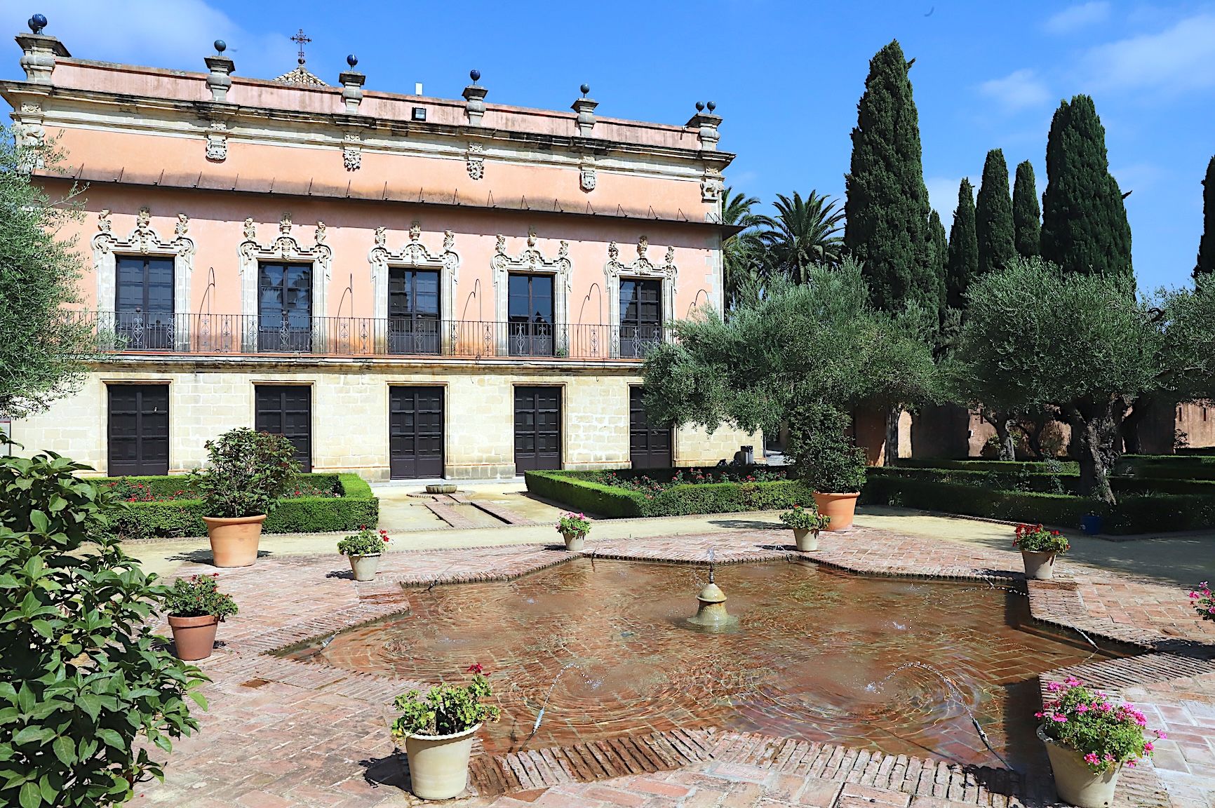Las fuentes del Alcázar serán reparadas.
