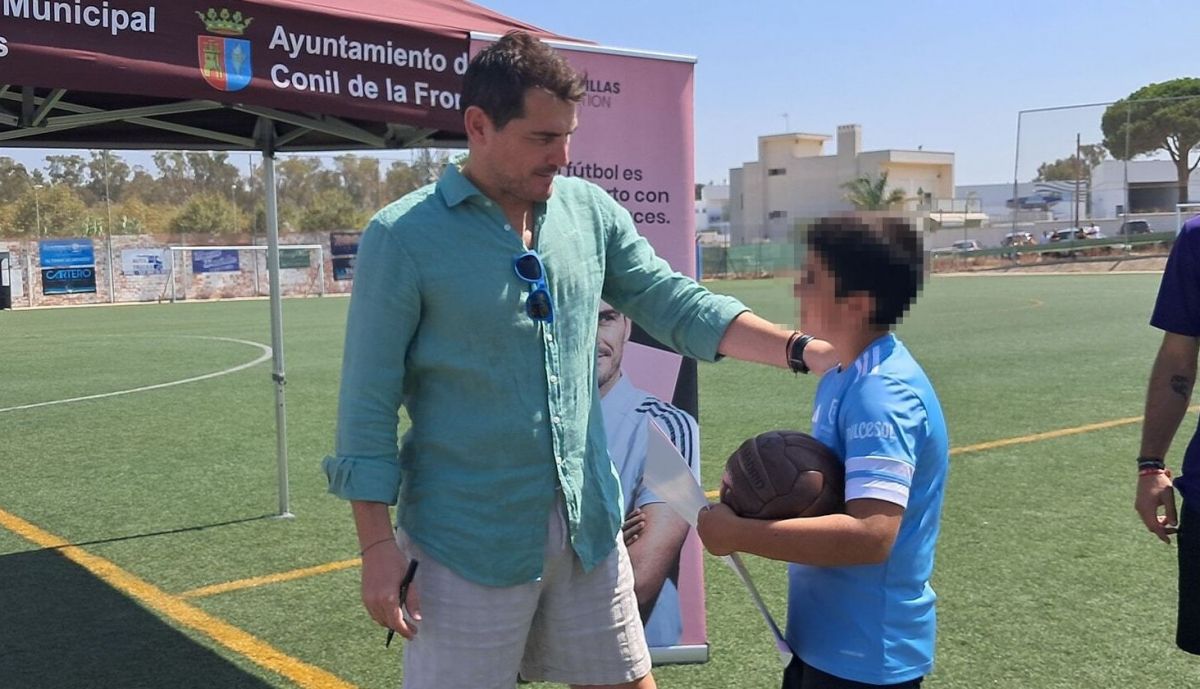 Iker Casillas, en Conil, clausurando su campus de verano.