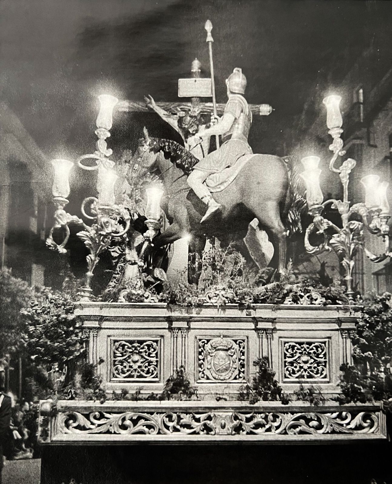 Así fue La Lanzada en su primera salida procesional en el paso primitivo. 