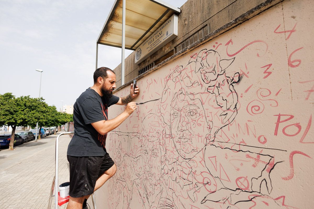 Pol Tattoo en acción en la calle Ferrocarril de Jerez. Pol Tattoo en acción en la calle Ferrocarril de Jerez.