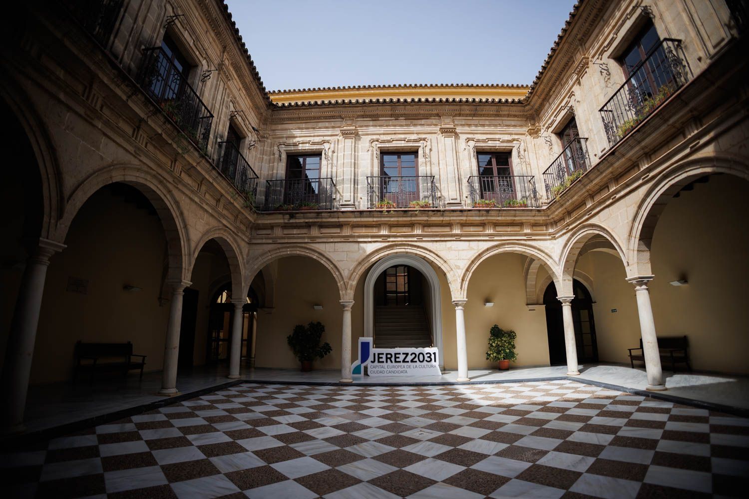 Patio interior del Ayuntamiento de Jerez.