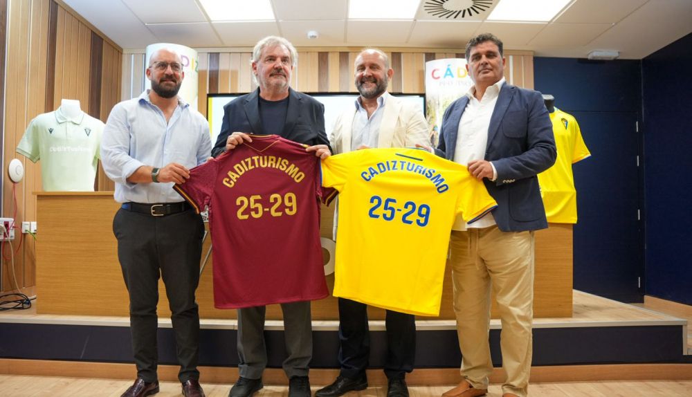 Beardo   Vizcaíno Firma del convenio Cádiz CF   Diputación Cádiz turismo 159