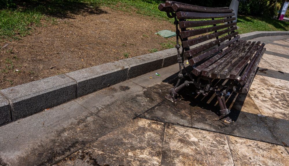 VANDALISMO   SUCIEDAD  CADIZ (2)