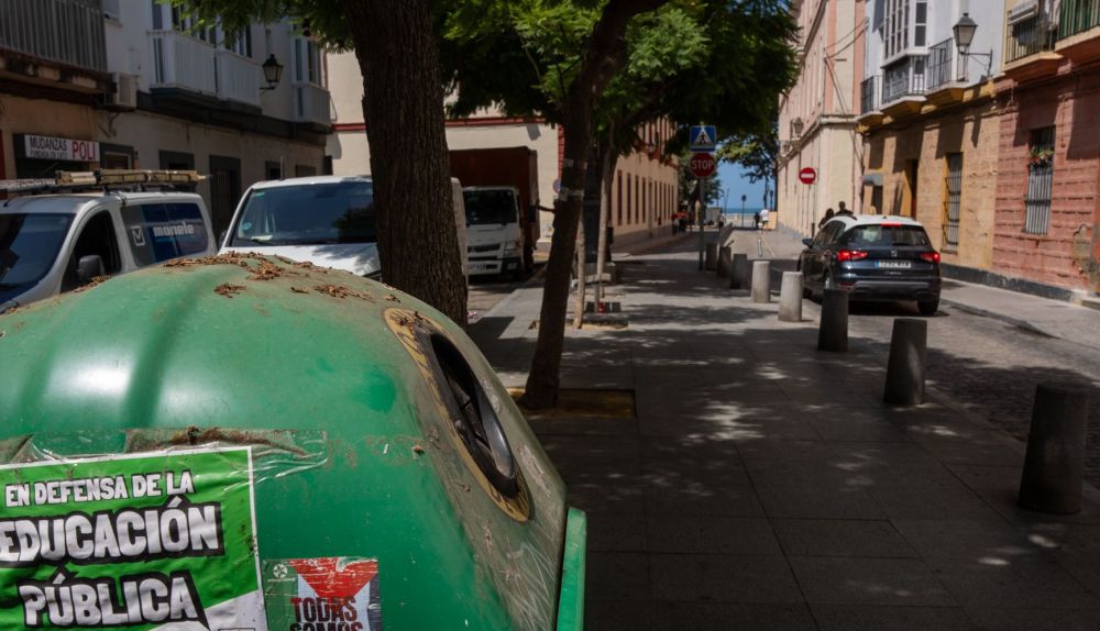 VANDALISMO   SUCIEDAD  CADIZ (10)