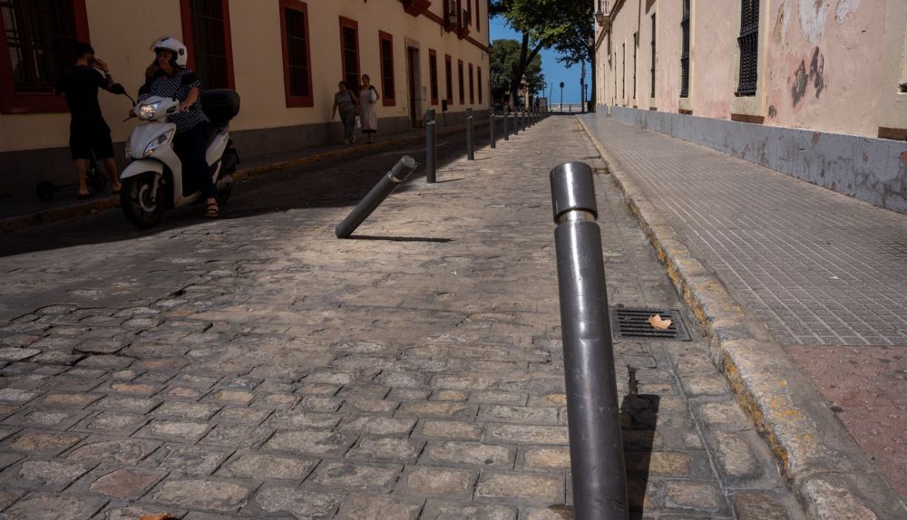 VANDALISMO   SUCIEDAD  CADIZ (11)