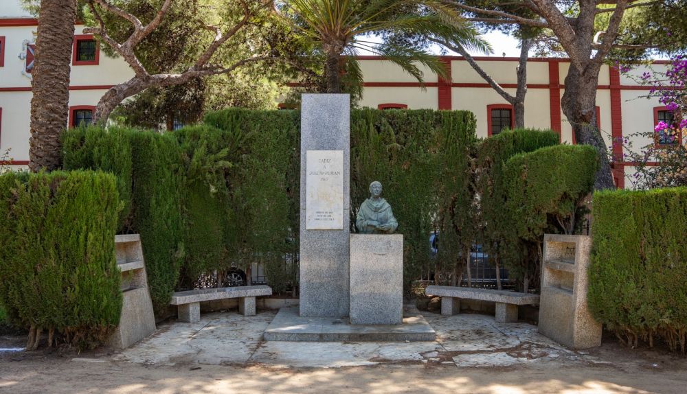 VANDALISMO   SUCIEDAD  CADIZ MONUMENTO PEMAN PARQUE GENOVES