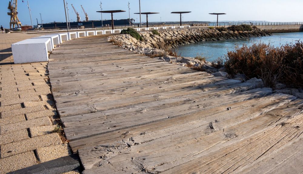 VANDALISMO   SUCIEDAD  CADIZ (60)