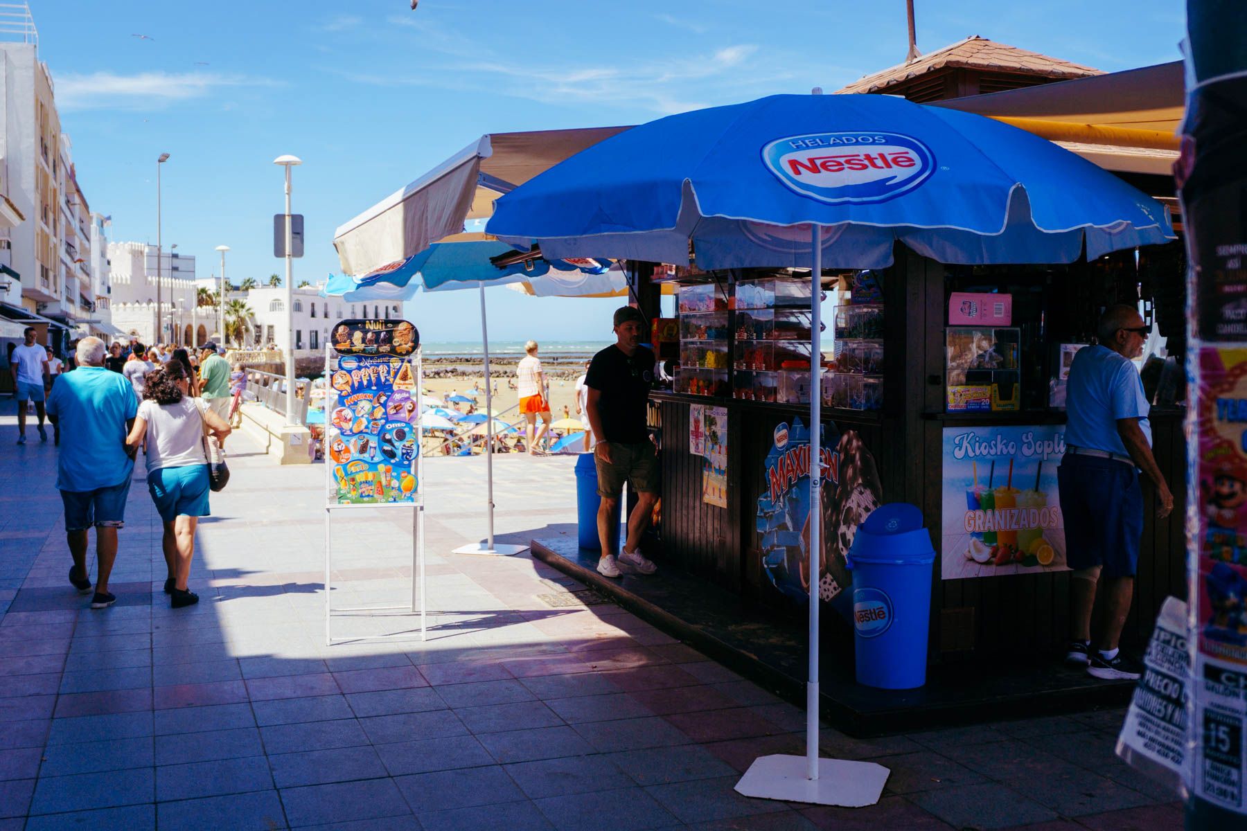 Chipiona, una localidad dependiente del turismo para el empleo.