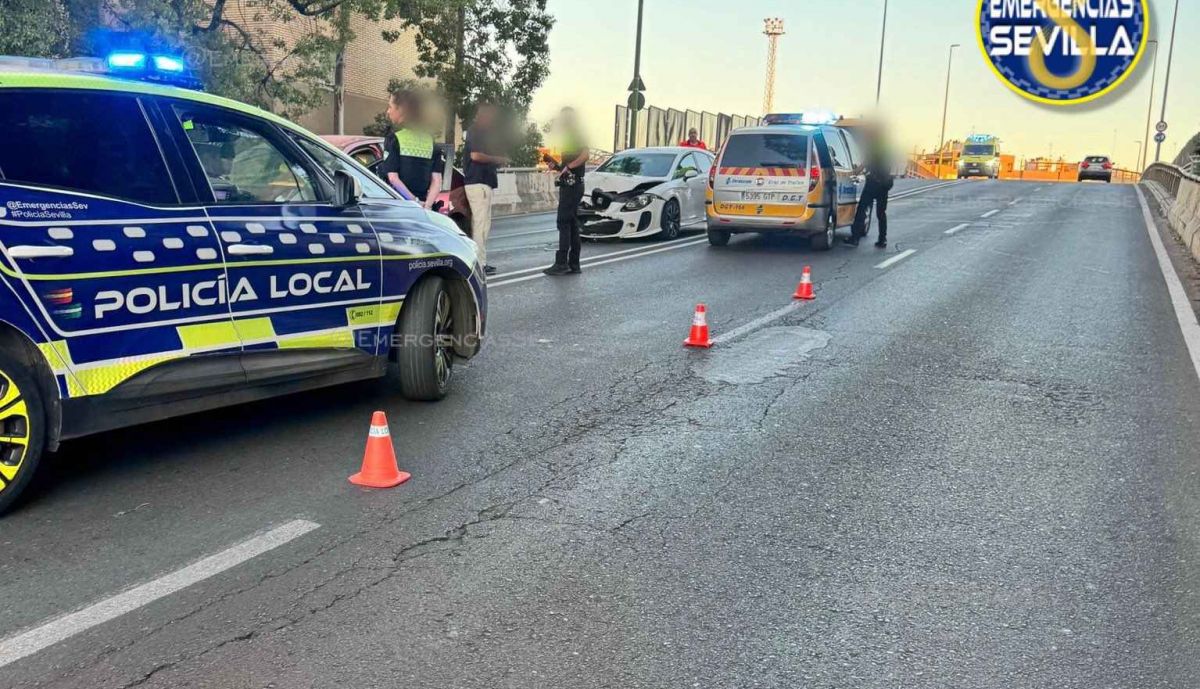 La Policía Local, actuando tras el siniestro.