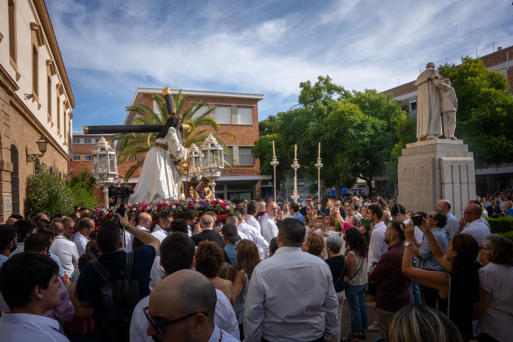 Nazareno saliendo de Santuario de María Auxiliadora