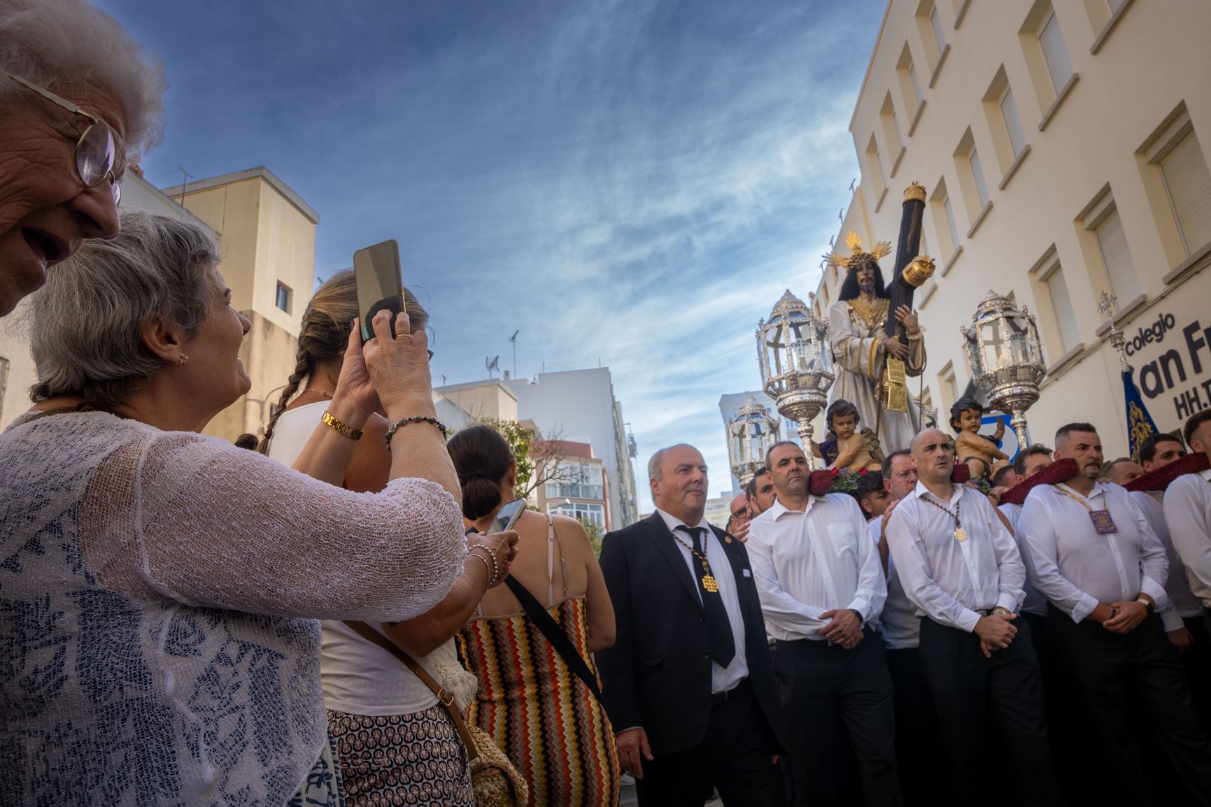los mayores tambien quiere plasmar el momento de Jesús Nazareno 