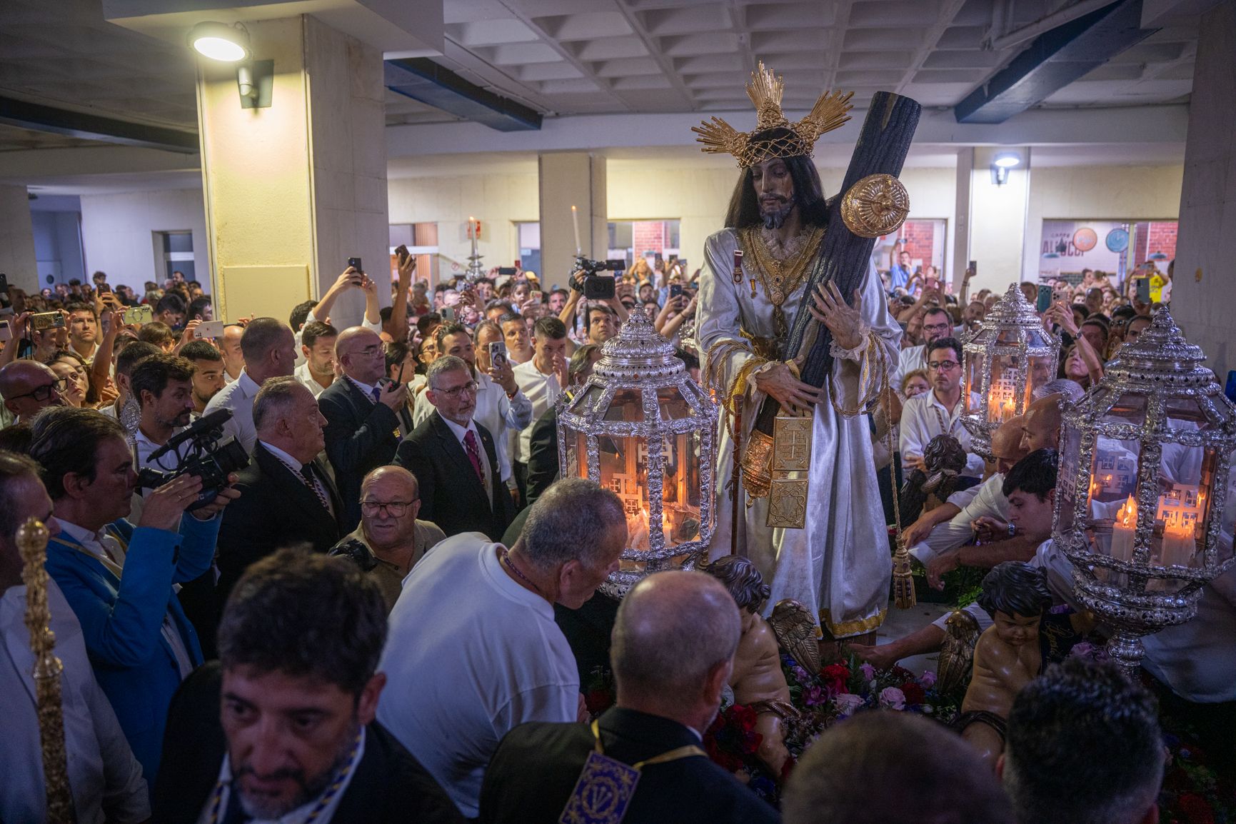Salida de Jesús Nazareno del Hospital