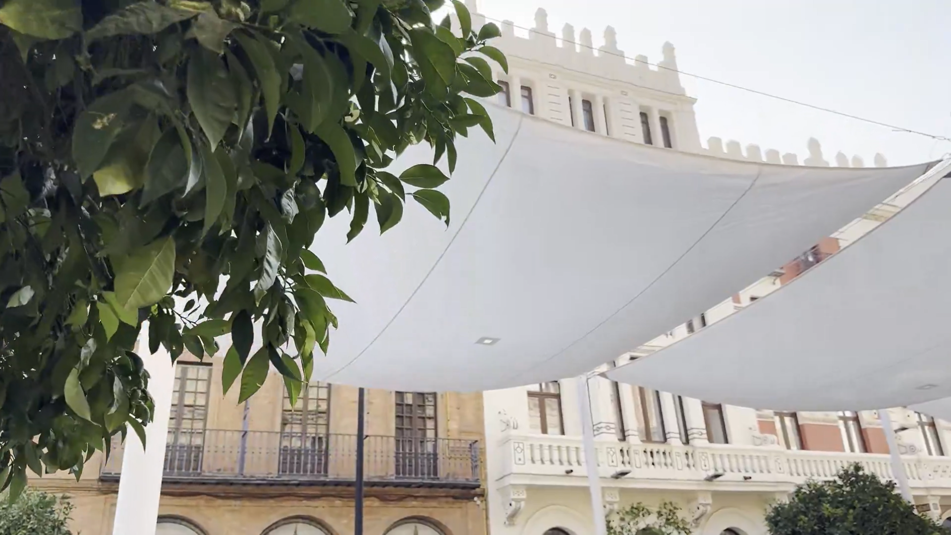 Toldos en las calles de Sevilla instalados durante las últimas semanas.