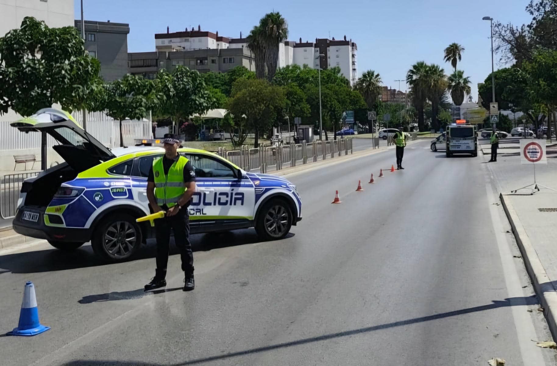 Un control policial en Jerez, en la zona norte. Un control policial en Jerez, en la zona norte.