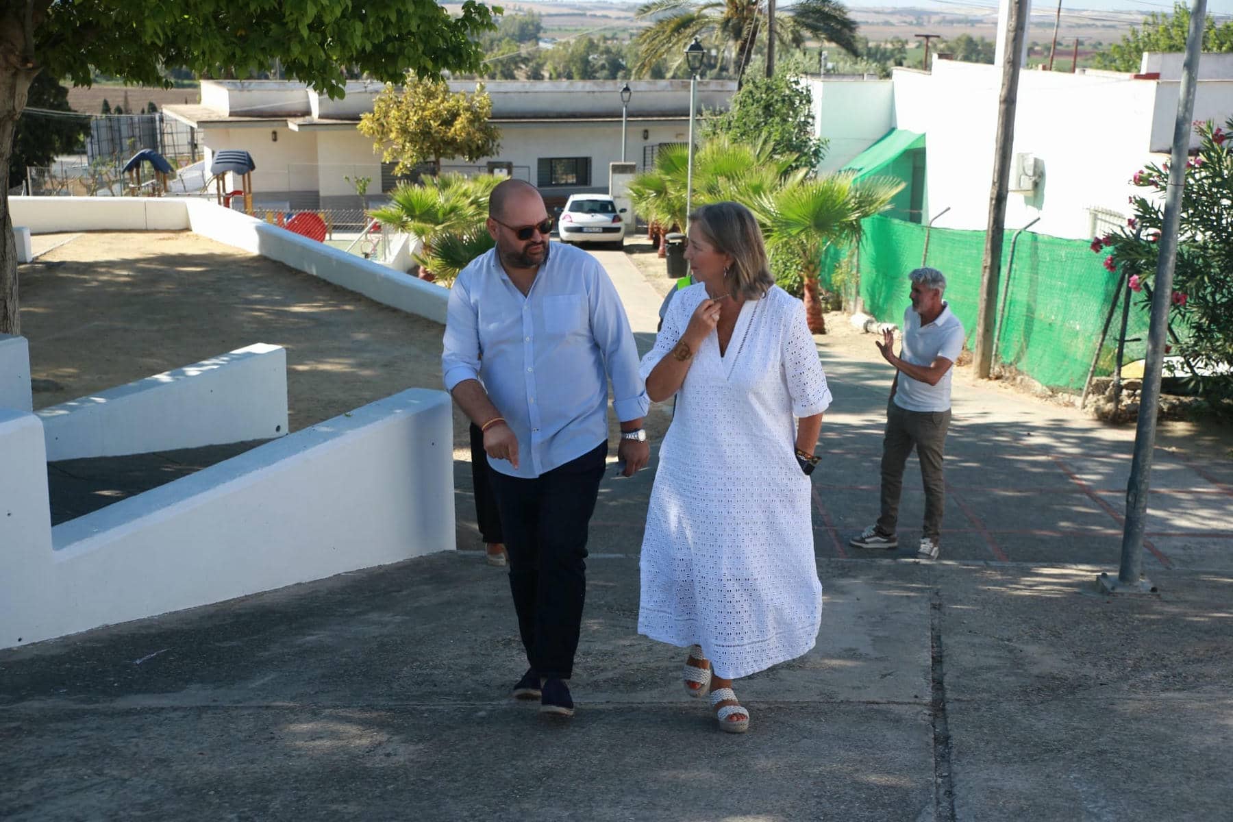 El diputado de Cooperación, Javier Bello, ha visitado las obras PFEA. El diputado de Cooperación, Javier Bello, ha visitado las obras PFEA.